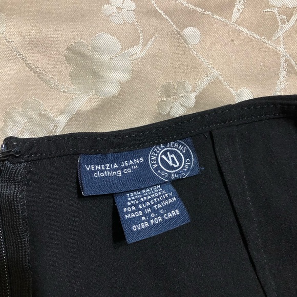 skirt - Picture 2 of 3